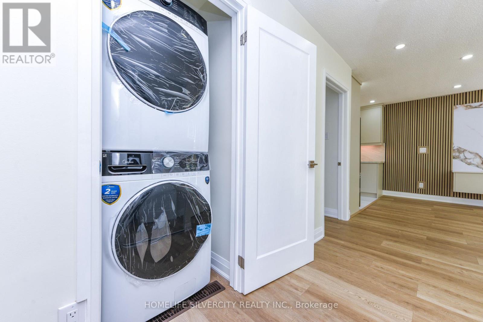3315 Dwiggin Avenue, Mississauga, ON - Indoor Photo Showing Laundry Room