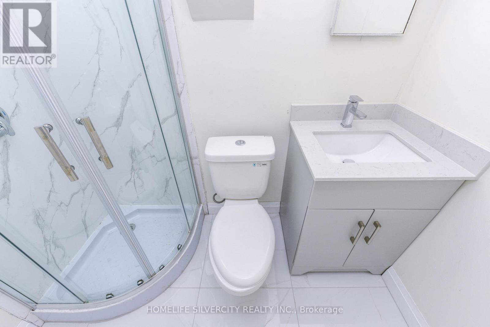 3315 Dwiggin Avenue, Mississauga, ON - Indoor Photo Showing Bathroom
