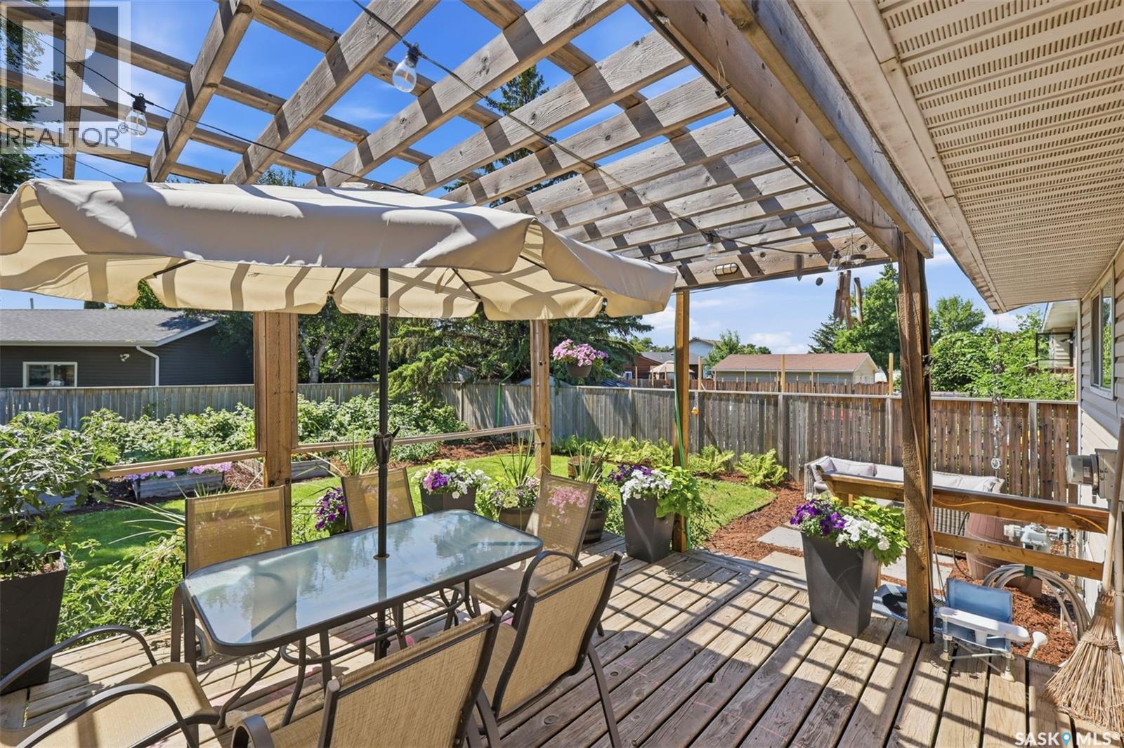 123 Appleby Drive, Saskatoon, SK - Outdoor With Deck Patio Veranda