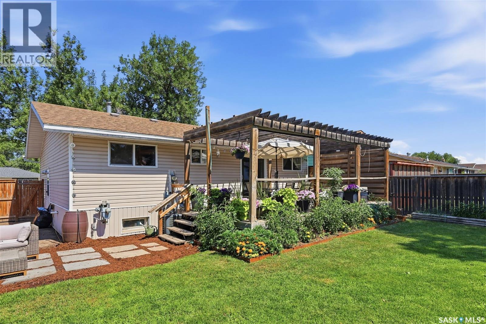 123 Appleby Drive, Saskatoon, SK - Outdoor With Deck Patio Veranda