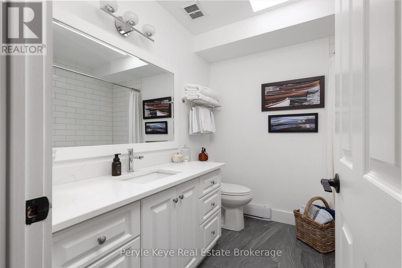 41 South Muskoka Drive, Bracebridge (Macaulay), ON - Indoor Photo Showing Bathroom