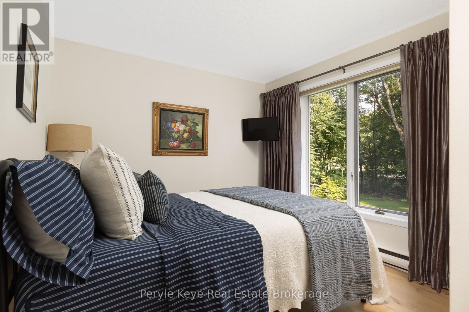 41 South Muskoka Drive, Bracebridge (Macaulay), ON - Indoor Photo Showing Bedroom