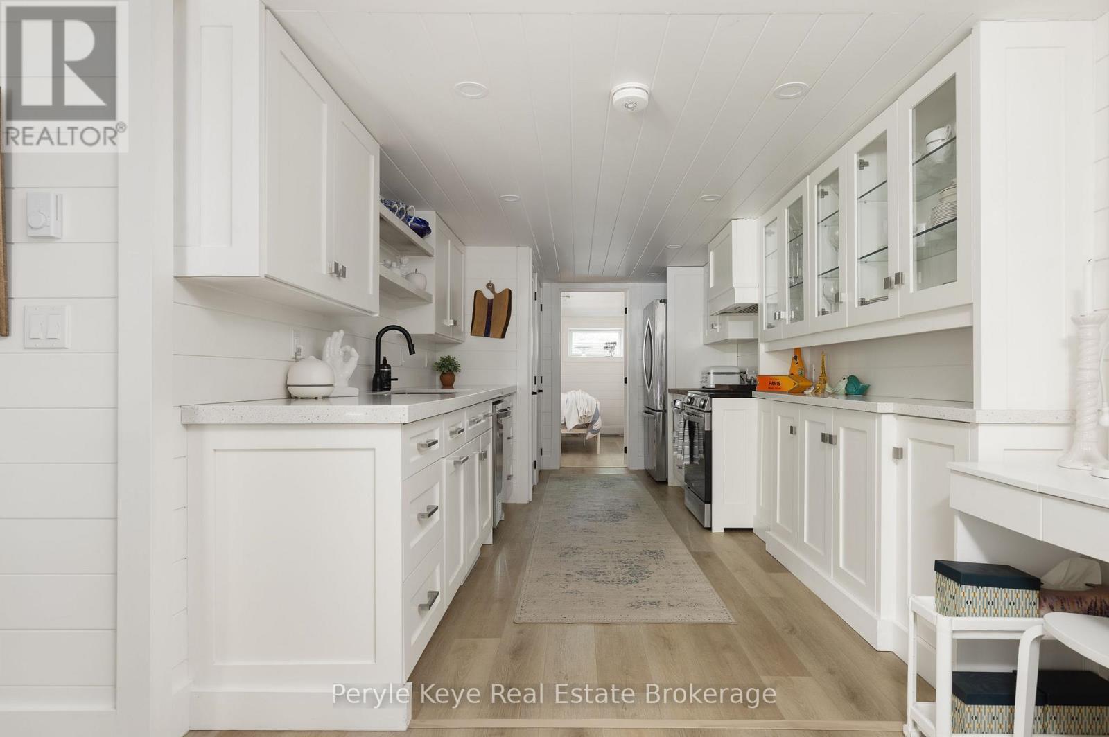 41 South Muskoka Drive, Bracebridge (Macaulay), ON - Indoor Photo Showing Kitchen