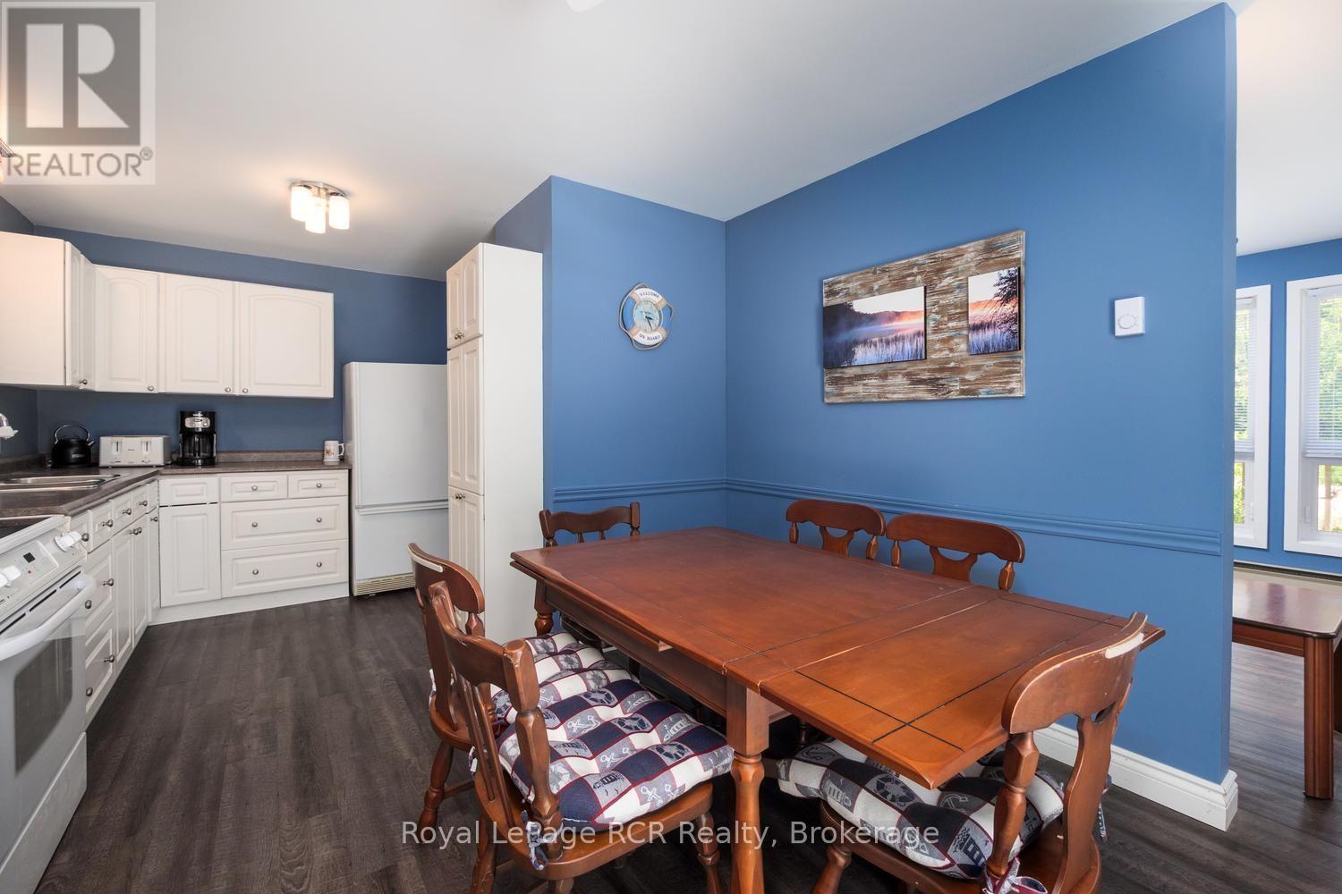 10 1St Ave South Avenue S, Native Leased Lands, ON - Indoor
