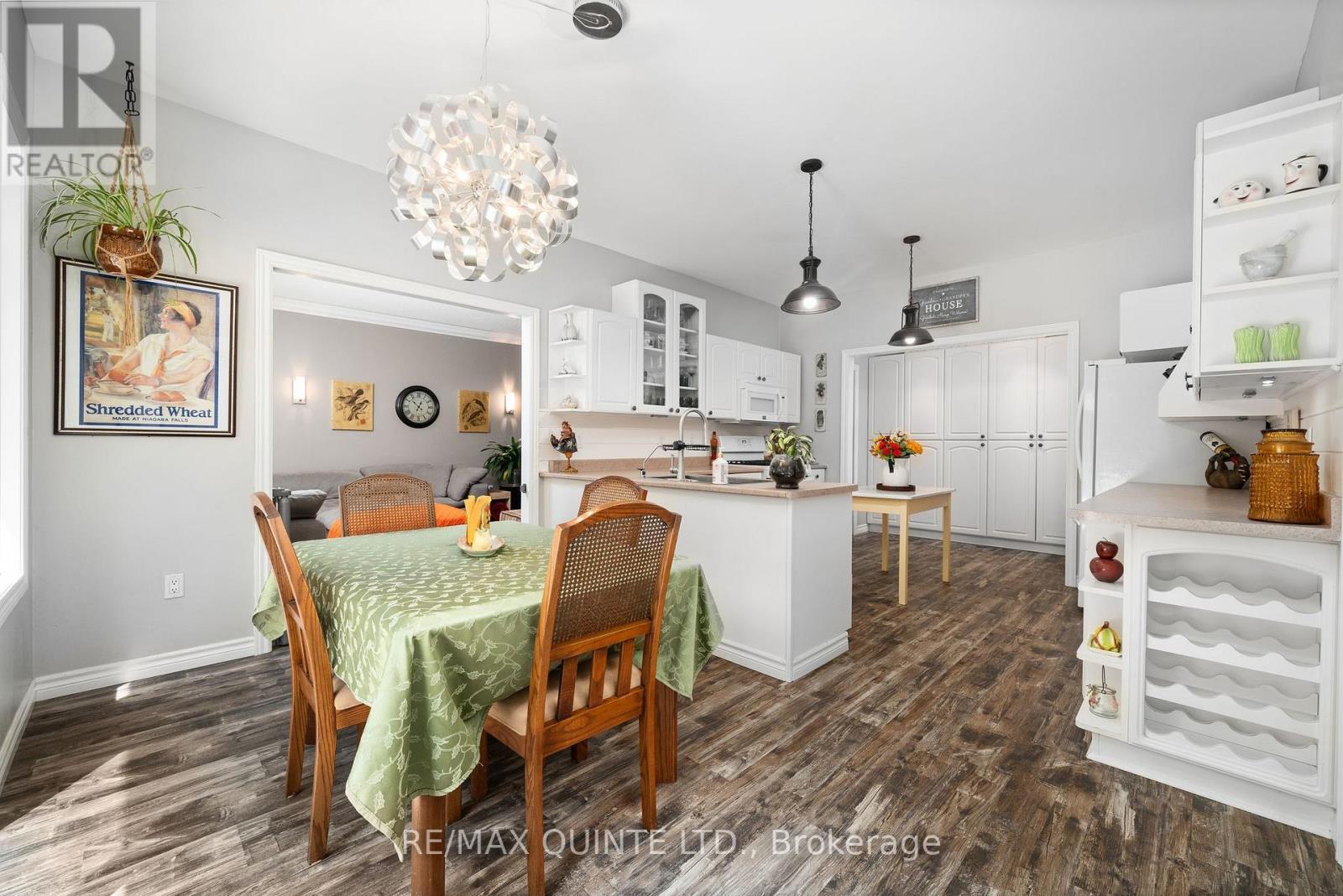 291 Colonial Drive, Quinte West (Murray Ward), ON - Indoor Photo Showing Dining Room