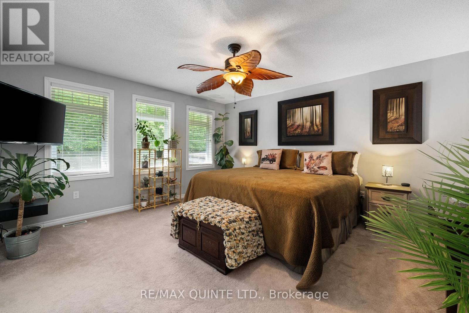 291 Colonial Drive, Quinte West (Murray Ward), ON - Indoor Photo Showing Bedroom