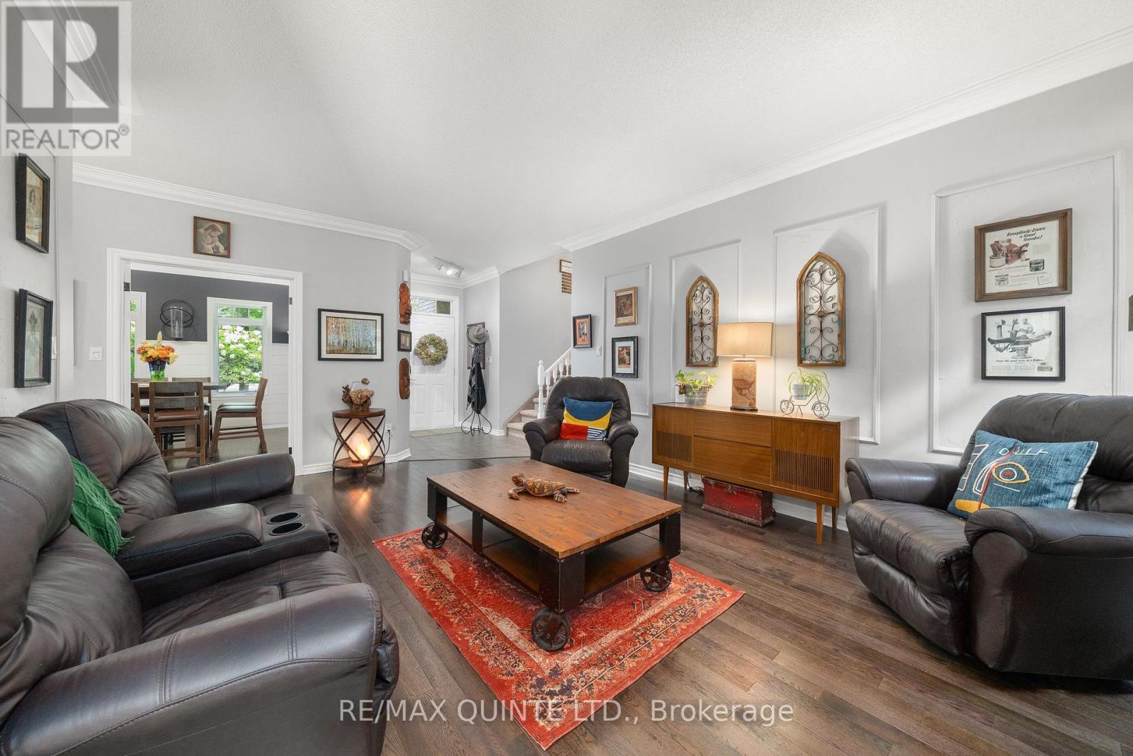 291 Colonial Drive, Quinte West (Murray Ward), ON - Indoor Photo Showing Living Room