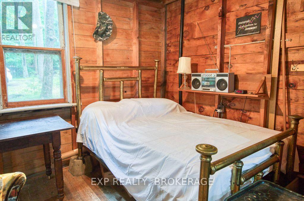 148B Oak Shores Lane, Frontenac (Frontenac South), ON - Indoor Photo Showing Other Room