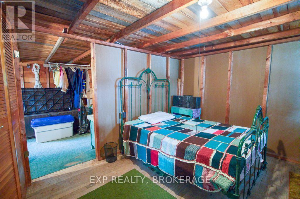 148B Oak Shores Lane, Frontenac (Frontenac South), ON - Indoor