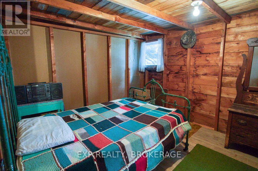 148B Oak Shores Lane, Frontenac (Frontenac South), ON - Indoor