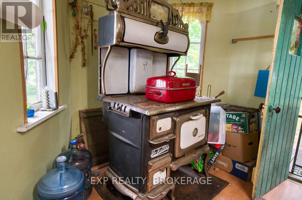 148B Oak Shores Lane, Frontenac (Frontenac South), ON - Indoor