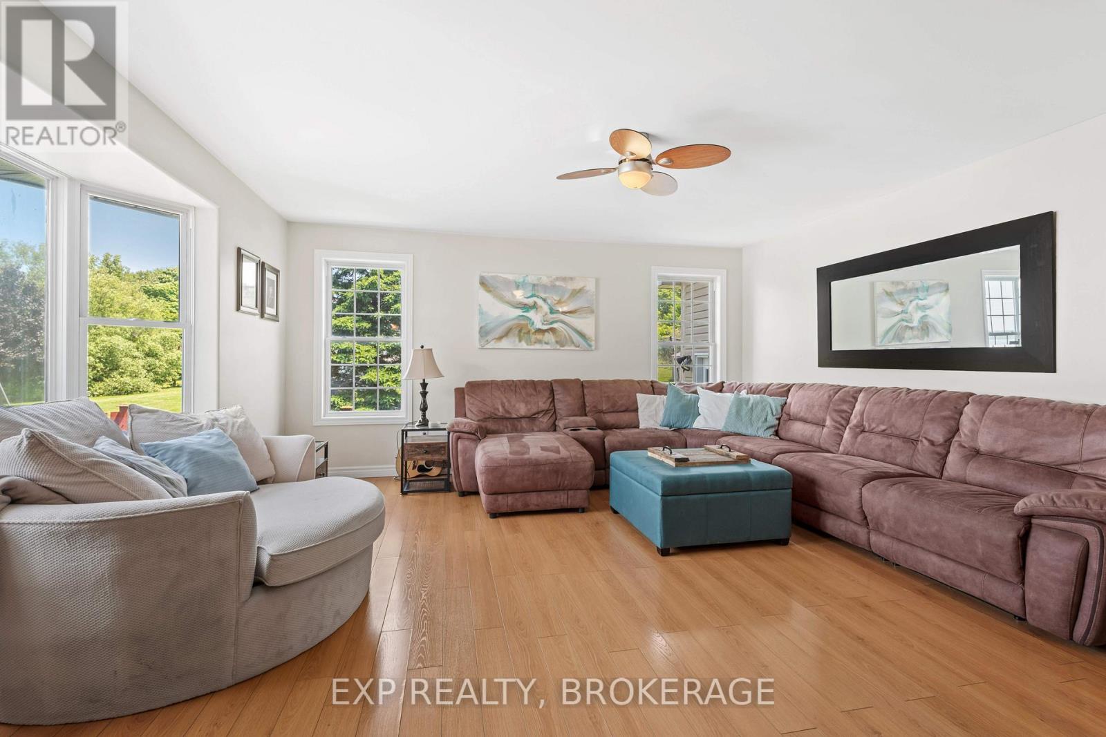 26 Boxen Harbour Lane, Frontenac Islands (Wolfe Island), ON - Indoor Photo Showing Living Room