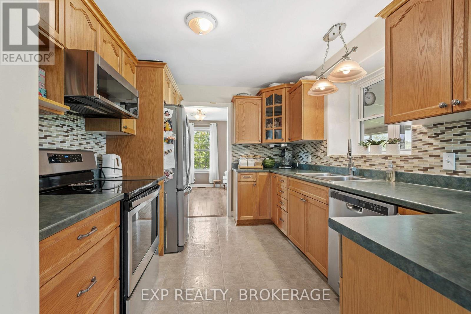 26 Boxen Harbour Lane, Frontenac Islands (Wolfe Island), ON - Indoor Photo Showing Kitchen With Double Sink