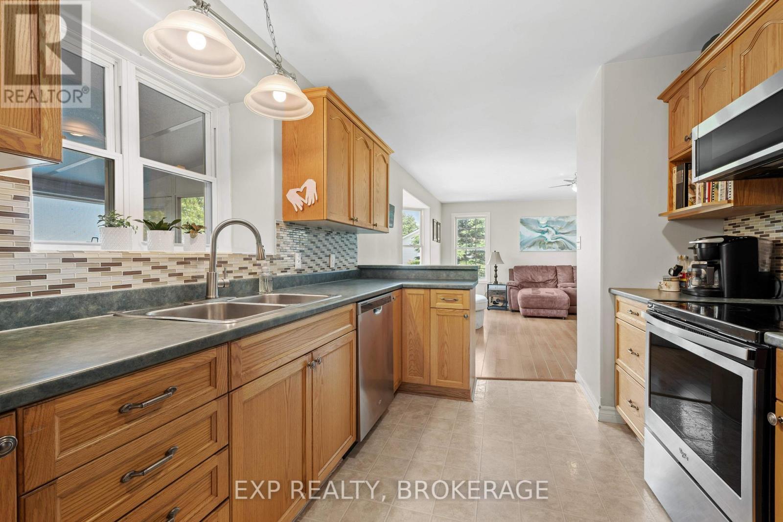 26 Boxen Harbour Lane, Frontenac Islands (Wolfe Island), ON - Indoor Photo Showing Kitchen With Double Sink