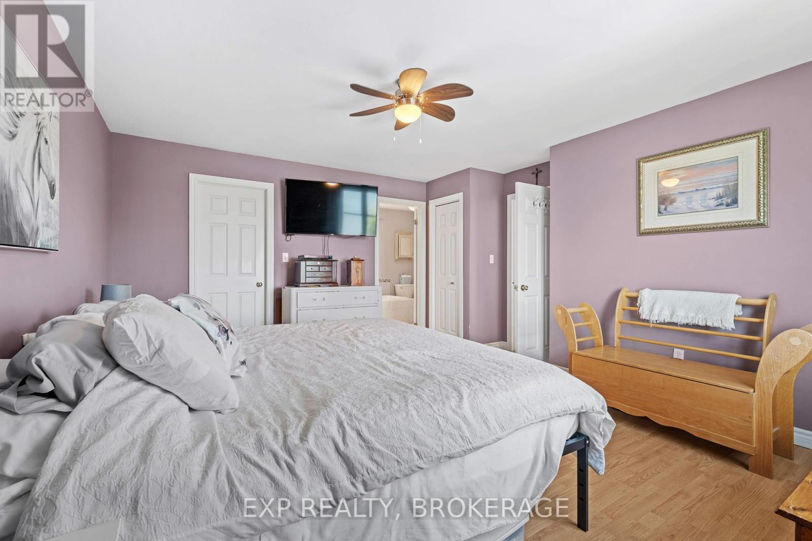 26 Boxen Harbour Lane, Frontenac Islands (Wolfe Island), ON - Indoor Photo Showing Bedroom