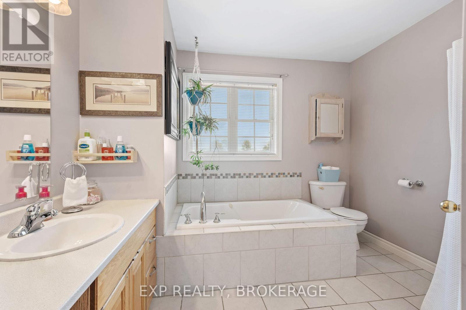 26 Boxen Harbour Lane, Frontenac Islands (Wolfe Island), ON - Indoor Photo Showing Bathroom