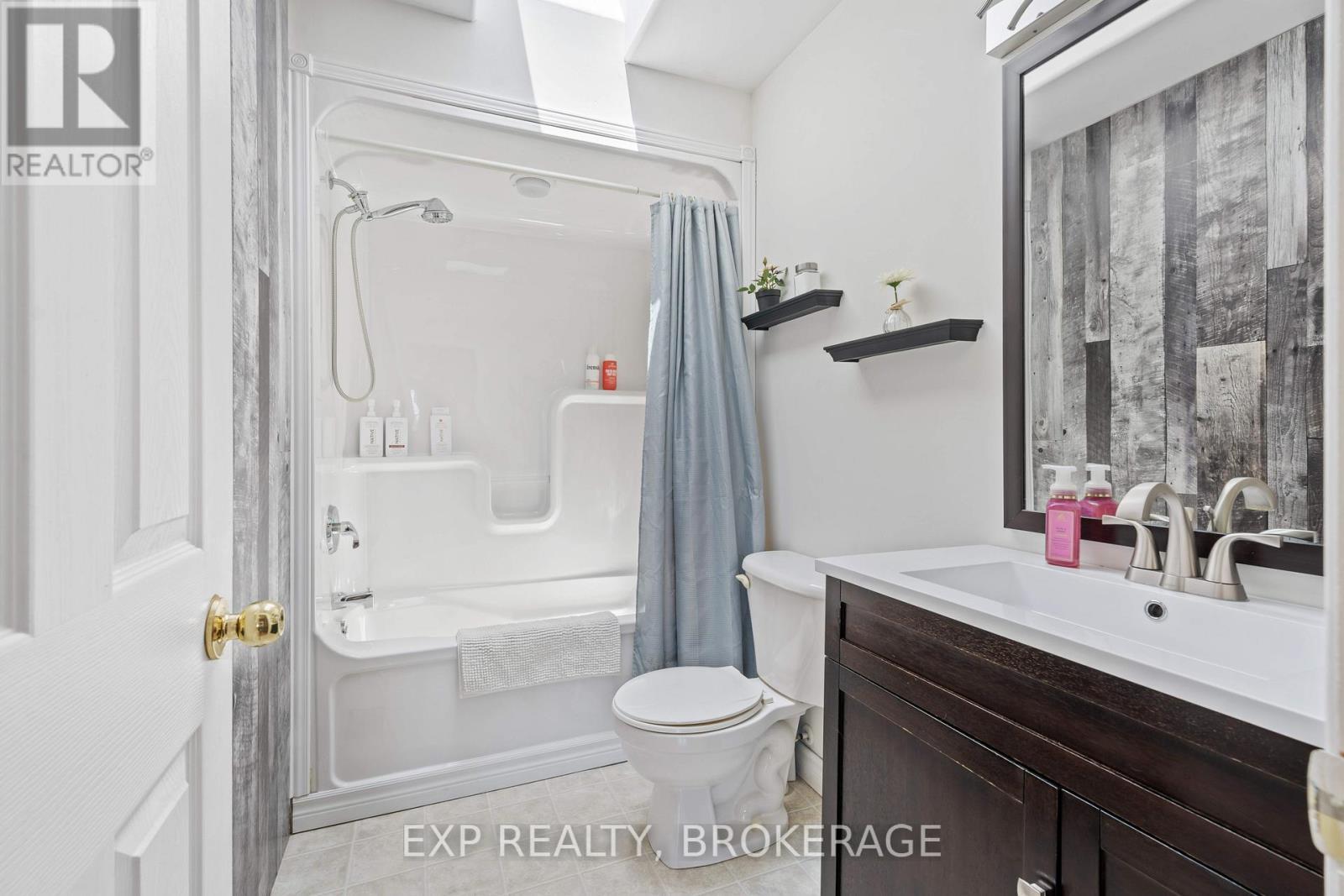 26 Boxen Harbour Lane, Frontenac Islands (Wolfe Island), ON - Indoor Photo Showing Bathroom