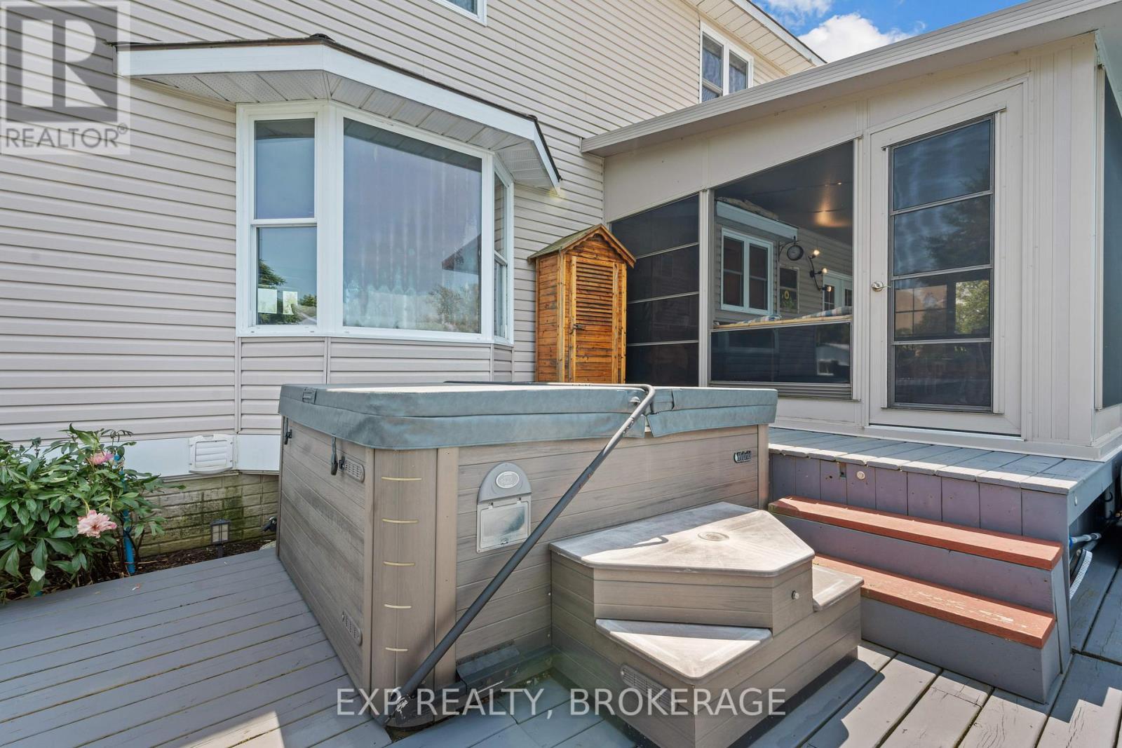 26 Boxen Harbour Lane, Frontenac Islands (Wolfe Island), ON - Outdoor With Exterior