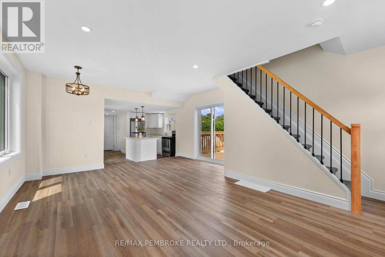 480 Blank Street, Pembroke, ON - Indoor