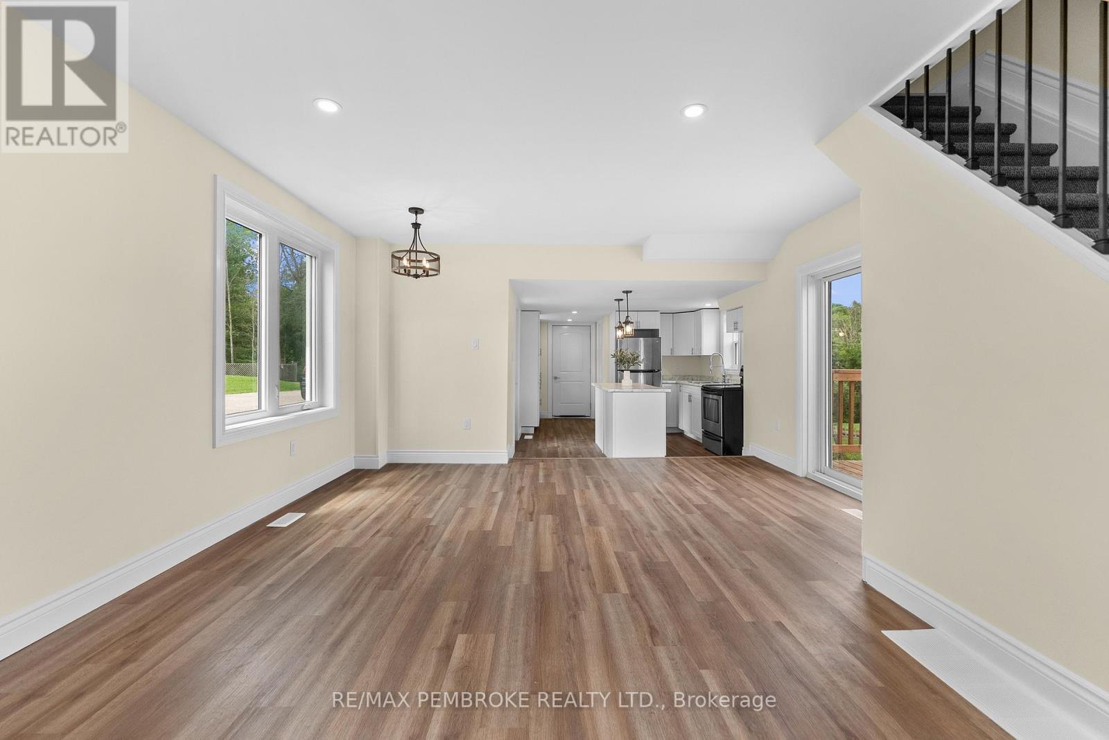 480 Blank Street, Pembroke, ON - Indoor Photo Showing Other Room