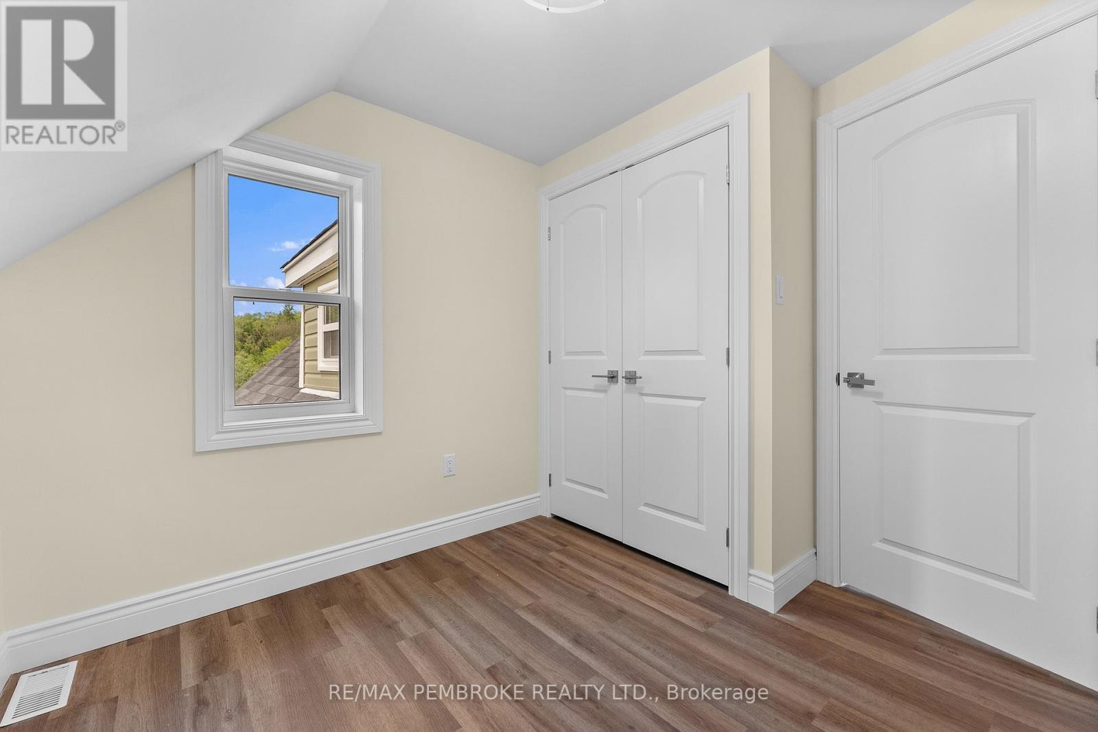 480 Blank Street, Pembroke, ON - Indoor Photo Showing Other Room