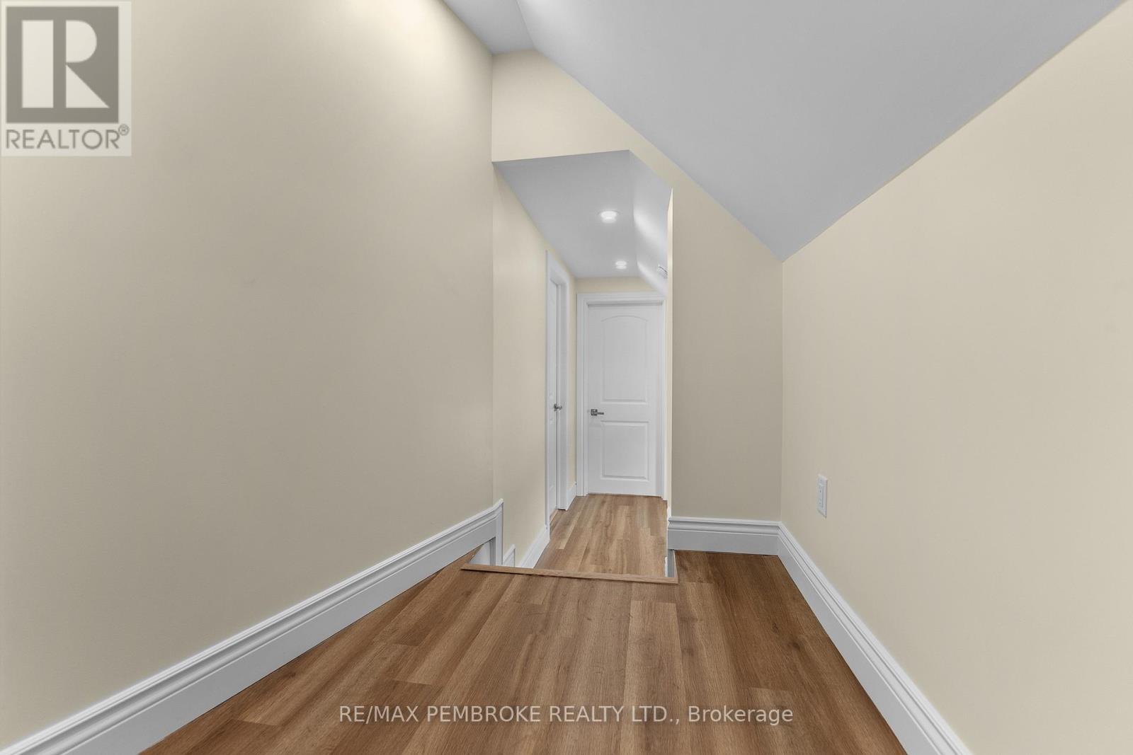480 Blank Street, Pembroke, ON - Indoor Photo Showing Other Room