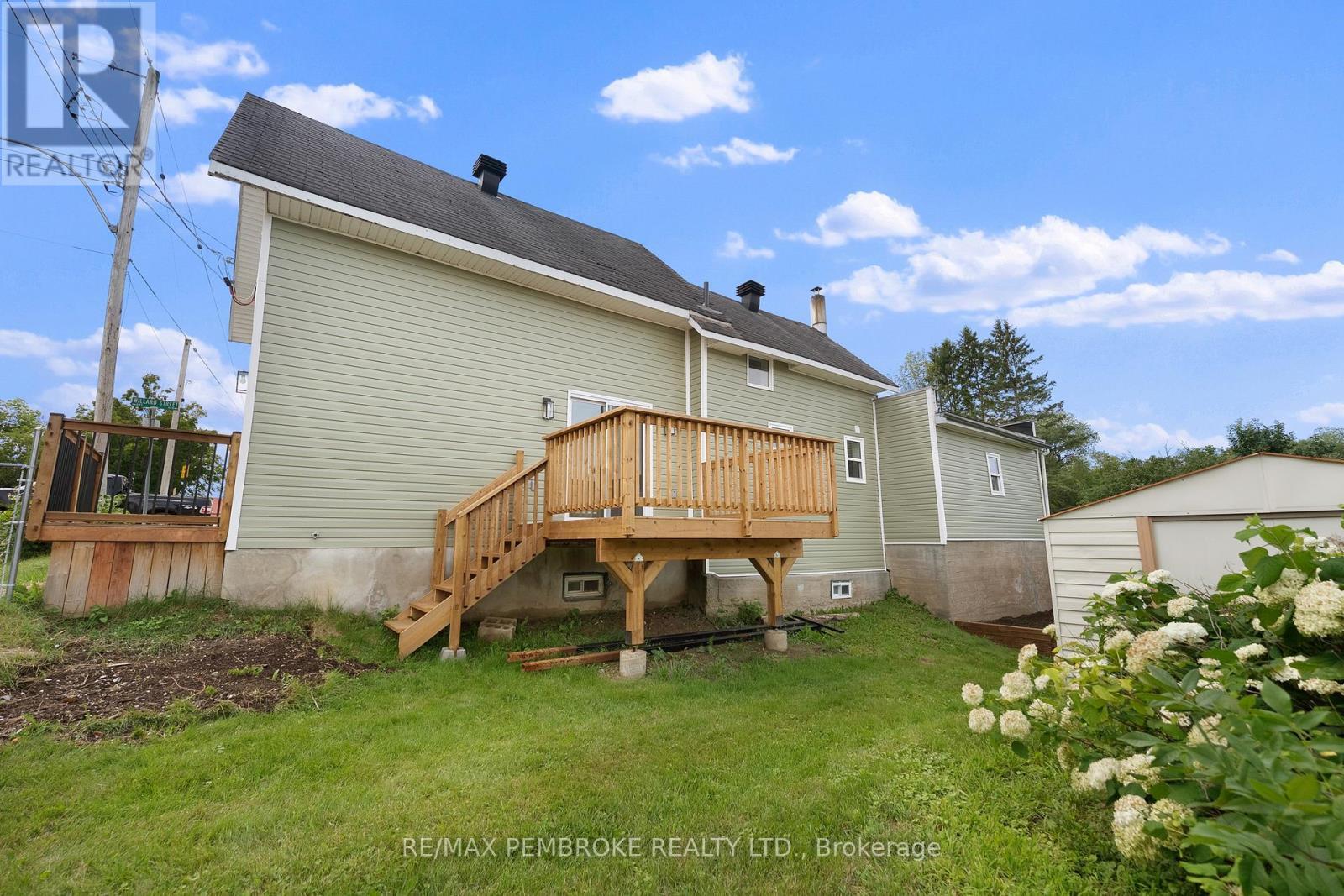 480 Blank Street, Pembroke, ON - Outdoor With Deck Patio Veranda With Exterior