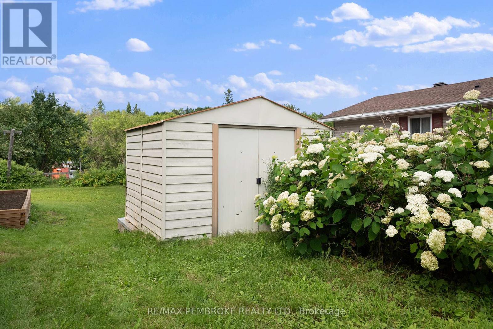 480 Blank Street, Pembroke, ON - Outdoor