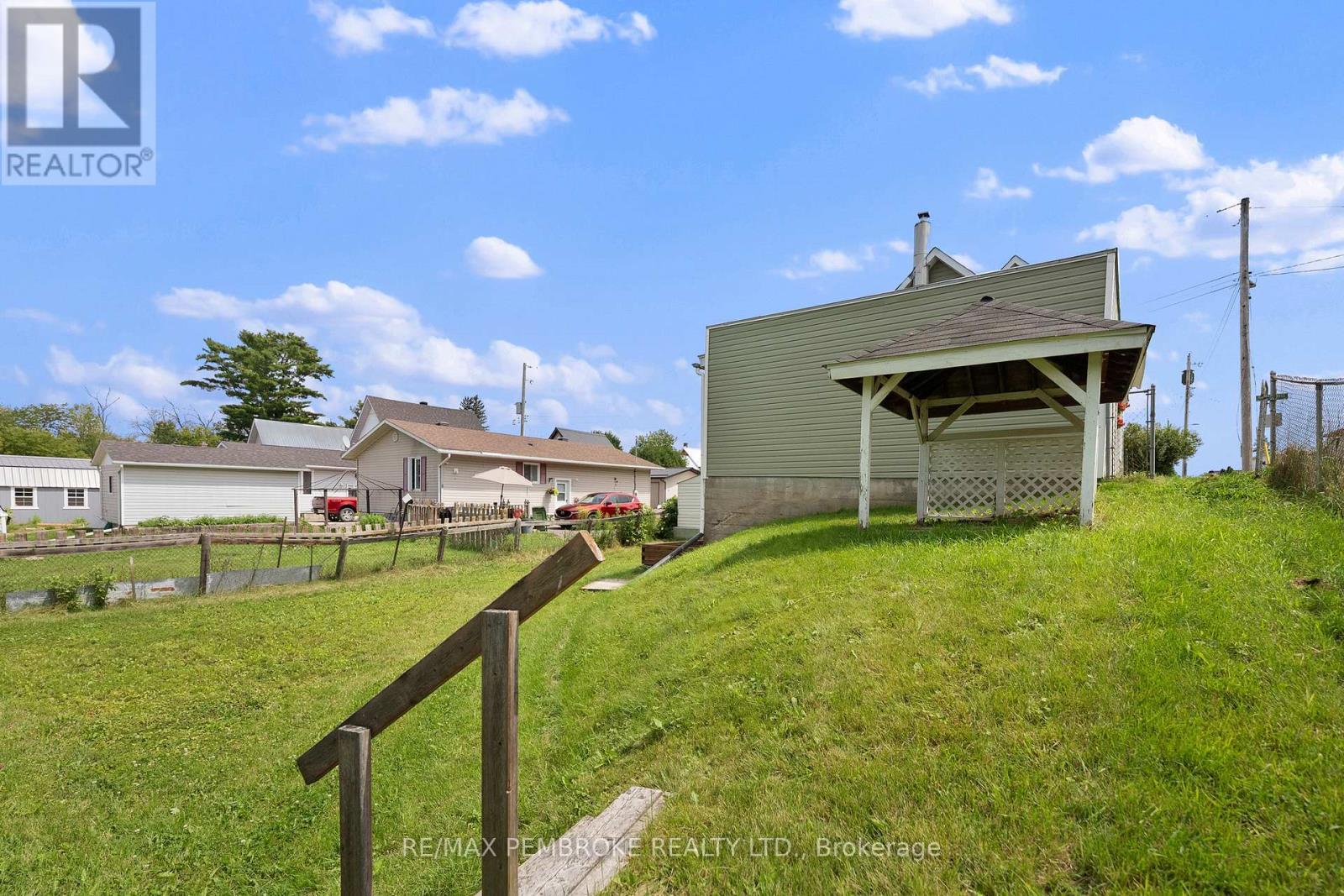 480 Blank Street, Pembroke, ON - Outdoor