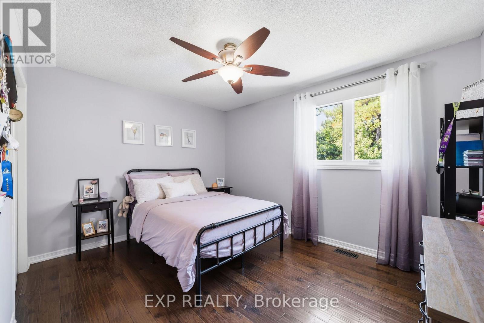 632 Hoover Place, Strathroy-Caradoc (Mount Brydges), ON - Indoor Photo Showing Bedroom