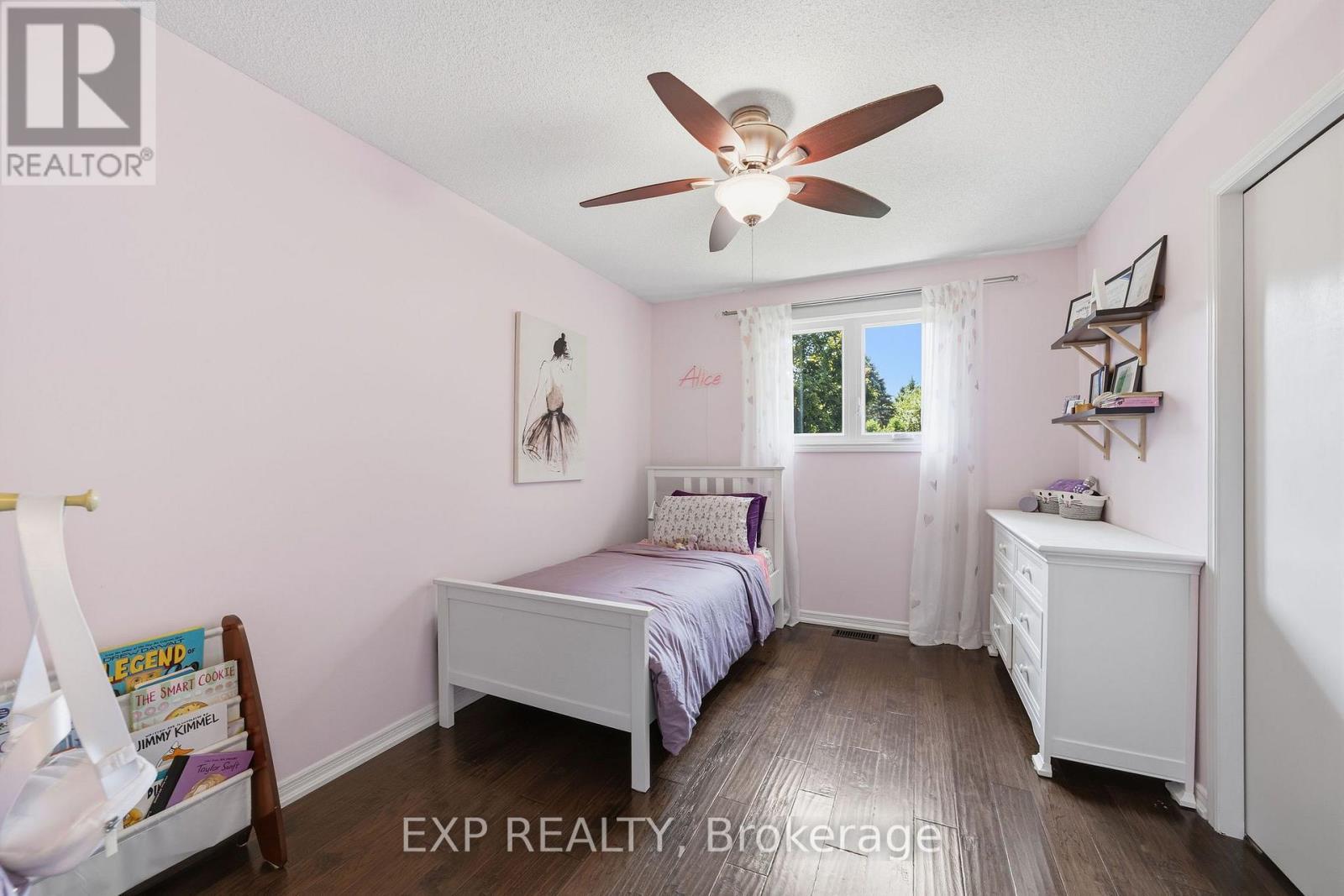 632 Hoover Place, Strathroy-Caradoc (Mount Brydges), ON - Indoor Photo Showing Bedroom