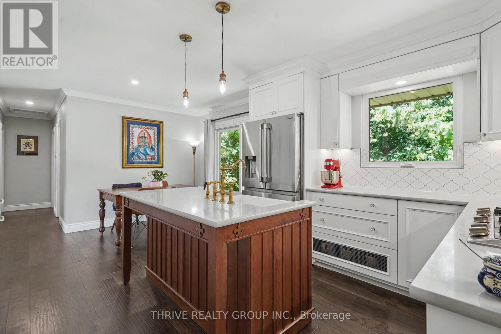 665 Kildare Road, London North (North P), ON - Indoor Photo Showing Kitchen With Upgraded Kitchen