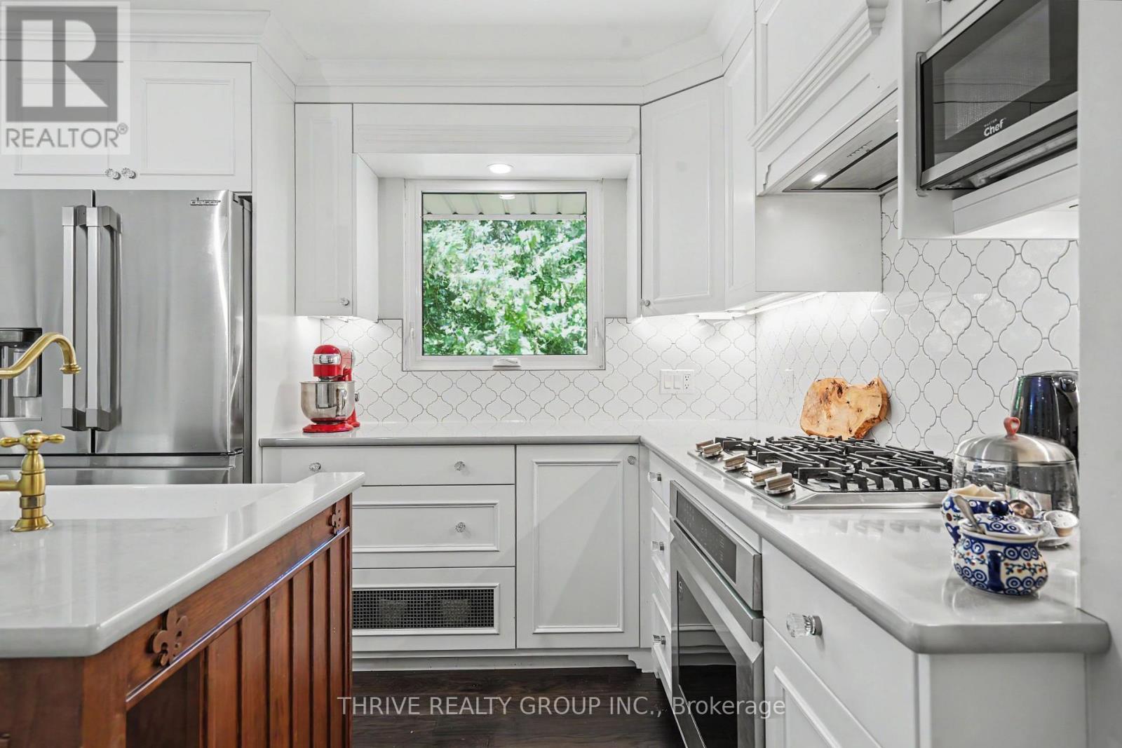 665 Kildare Road, London North (North P), ON - Indoor Photo Showing Kitchen With Upgraded Kitchen