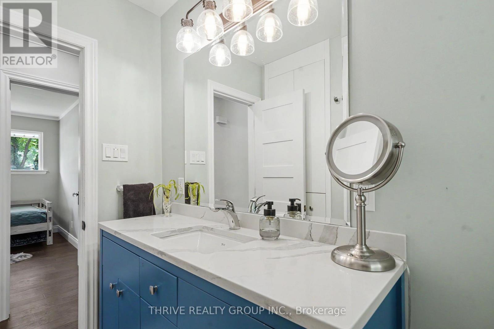 665 Kildare Road, London North (North P), ON - Indoor Photo Showing Bathroom