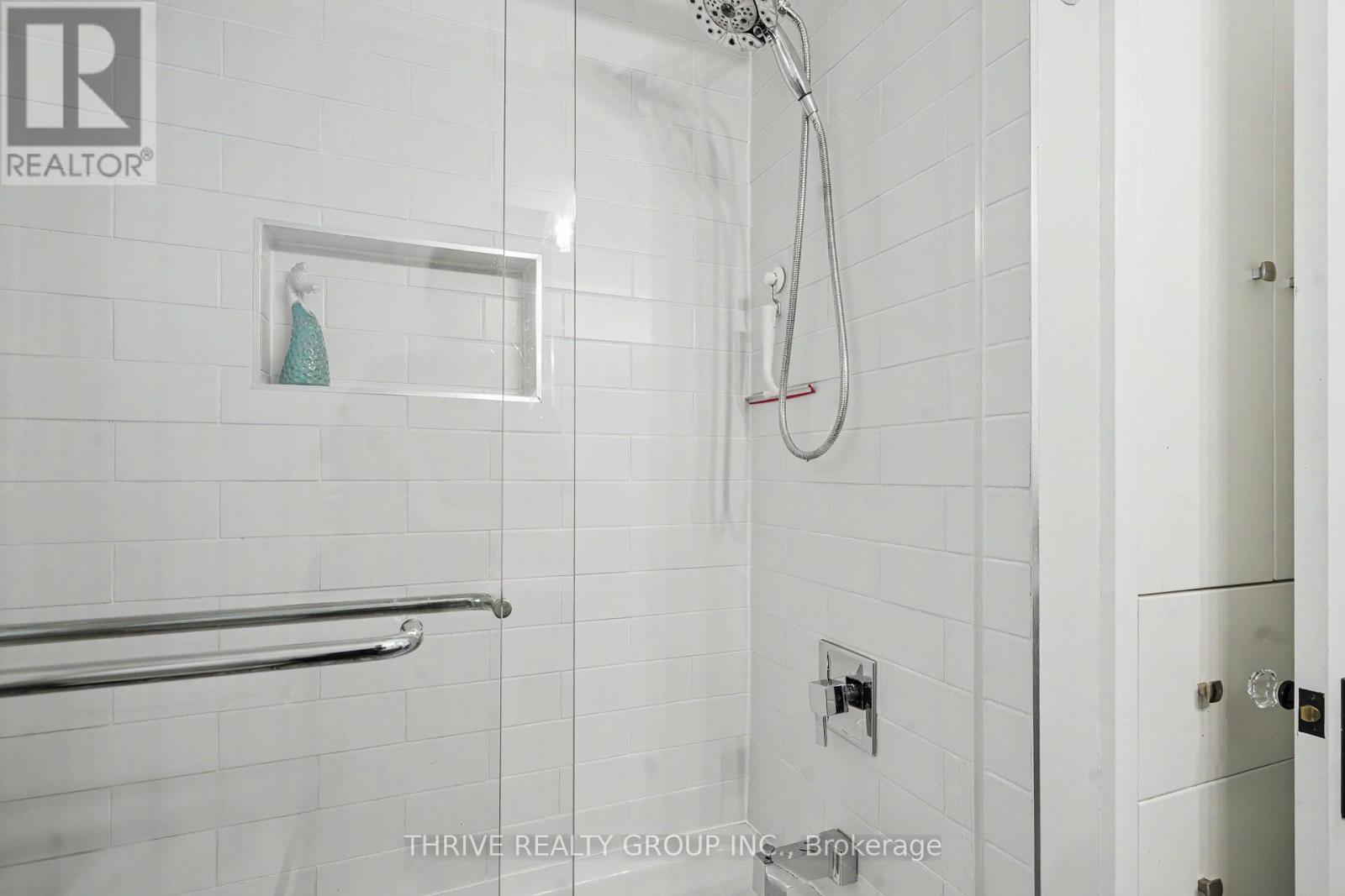 665 Kildare Road, London North (North P), ON - Indoor Photo Showing Bathroom
