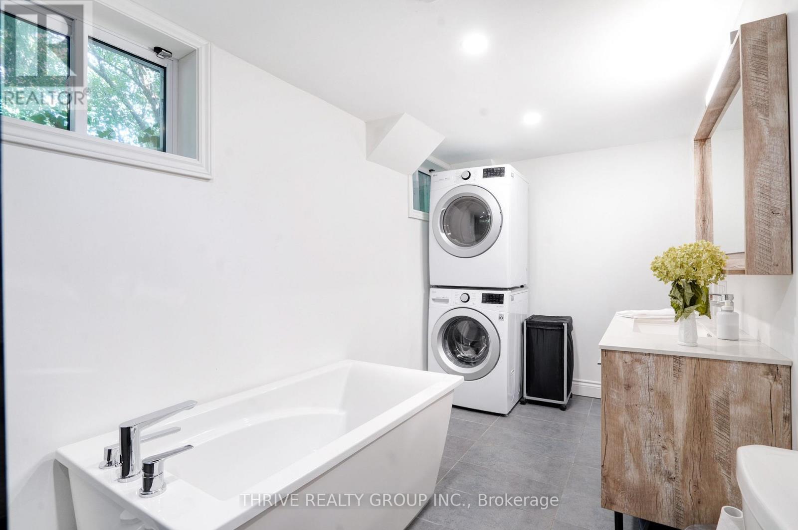 665 Kildare Road, London North (North P), ON - Indoor Photo Showing Laundry Room