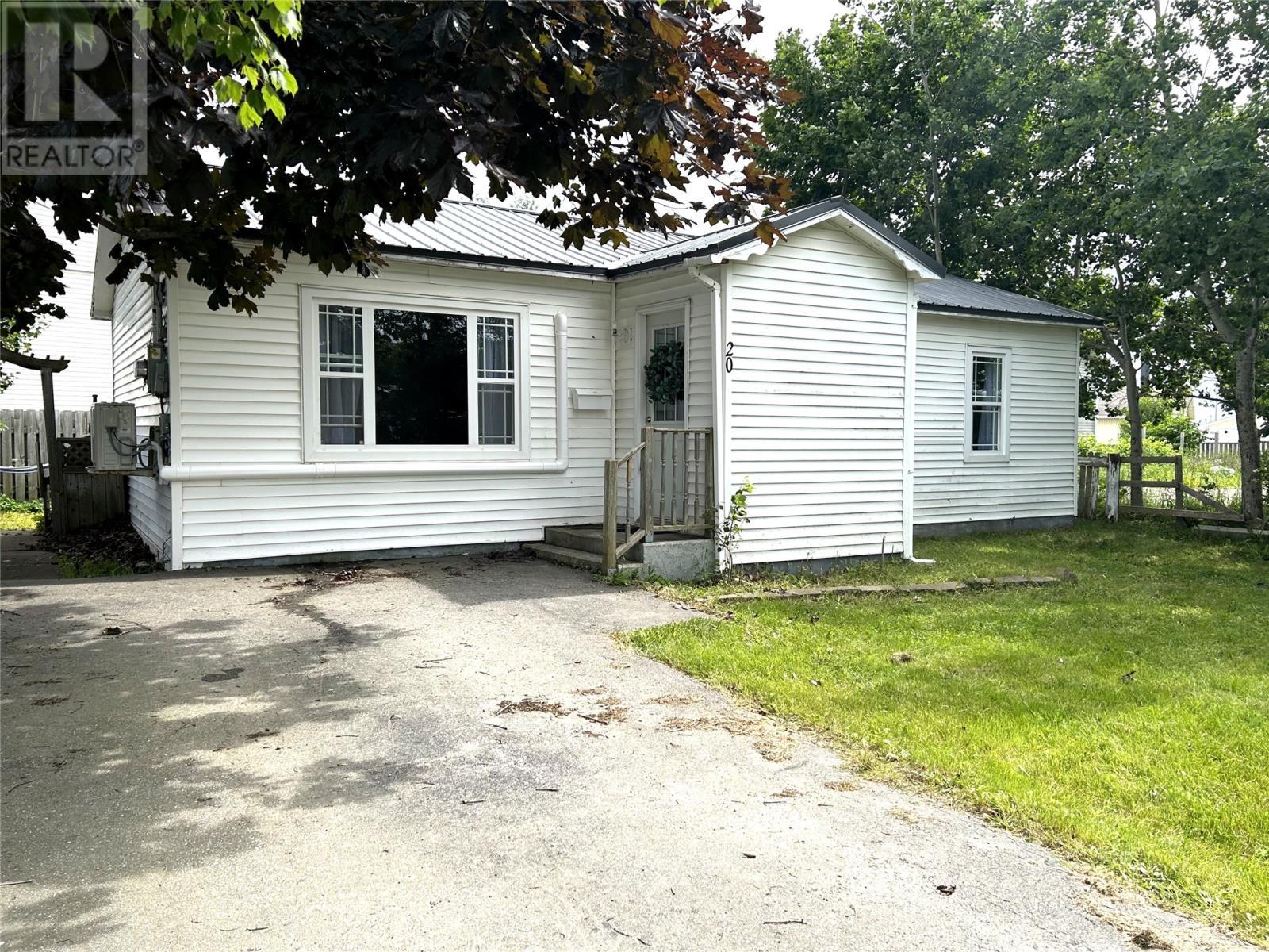 20 Sherwood Place, Stephenville, NL - Outdoor