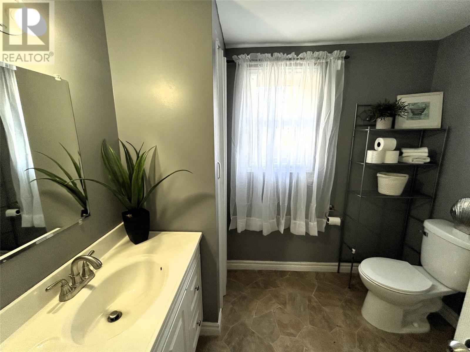 20 Sherwood Place, Stephenville, NL - Indoor Photo Showing Bathroom