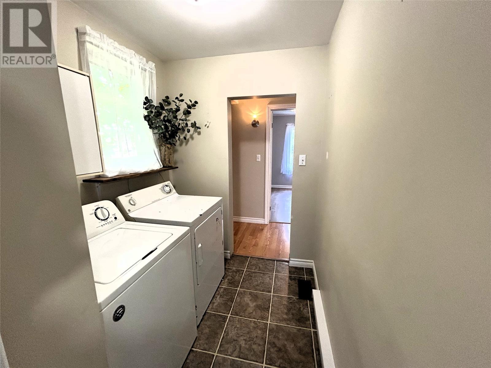 20 Sherwood Place, Stephenville, NL - Indoor Photo Showing Laundry Room