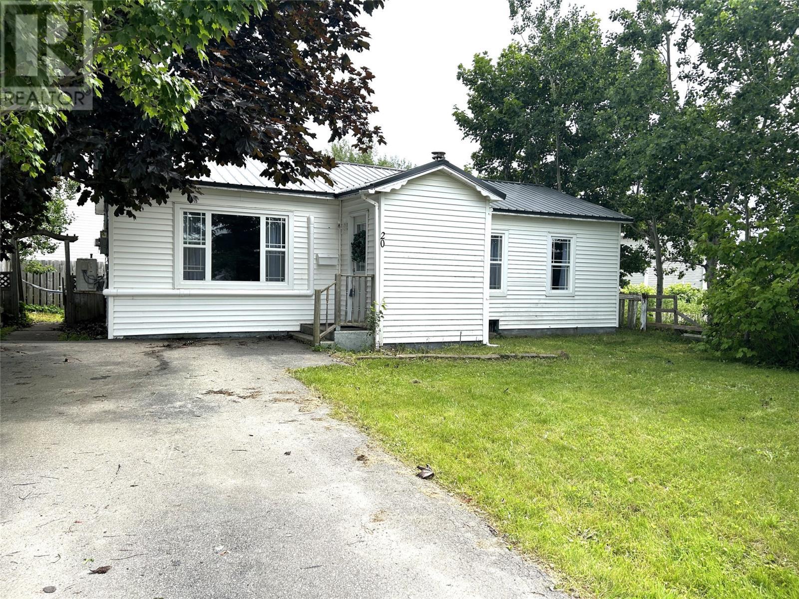 20 Sherwood Place, Stephenville, NL - Outdoor