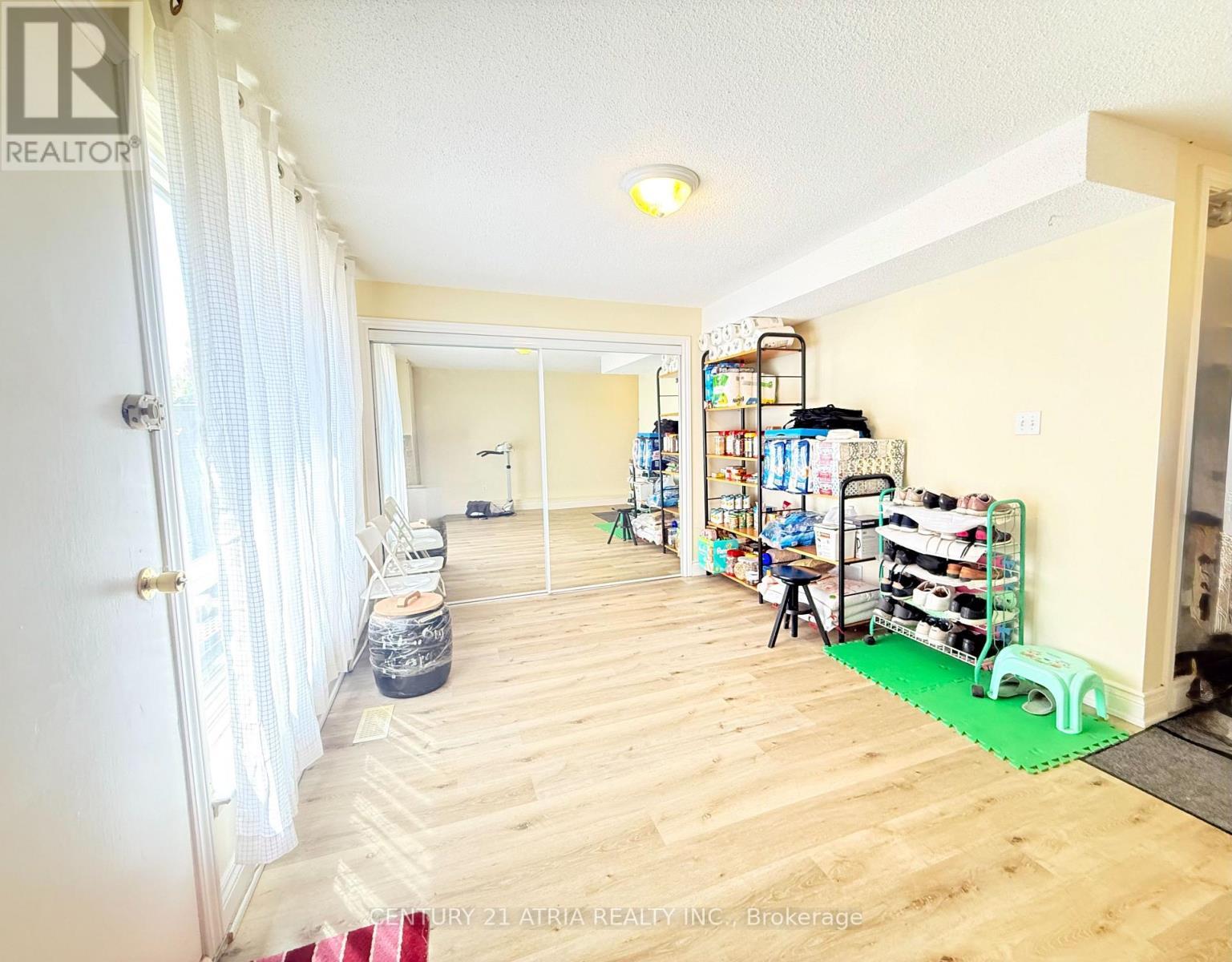 73 Stately Way, Markham, ON - Indoor Photo Showing Other Room