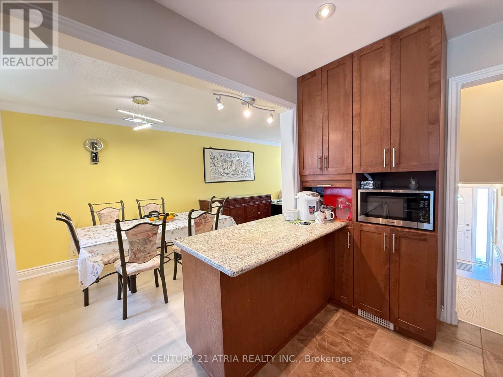 73 Stately Way, Markham, ON - Indoor