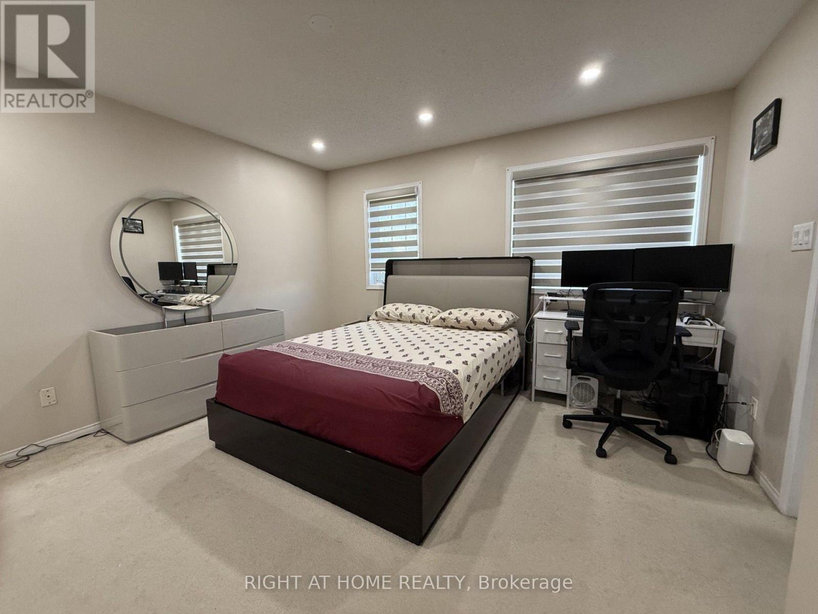5986 Long Valley Road, Mississauga, ON - Indoor Photo Showing Bedroom