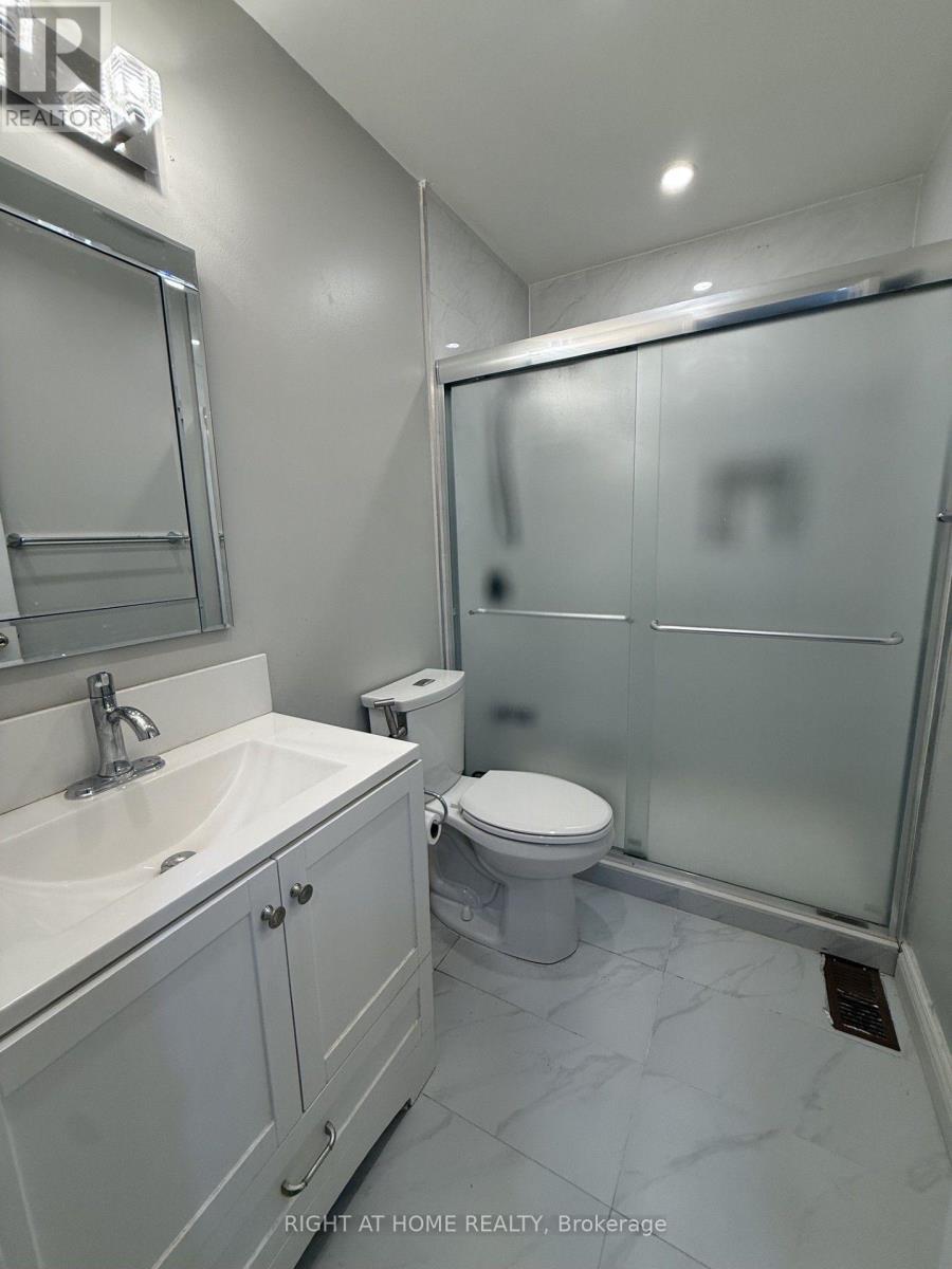 5986 Long Valley Road, Mississauga, ON - Indoor Photo Showing Bathroom