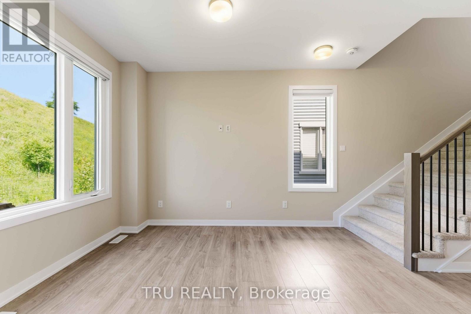 706 Expansion Road, Ottawa, ON - Indoor Photo Showing Other Room