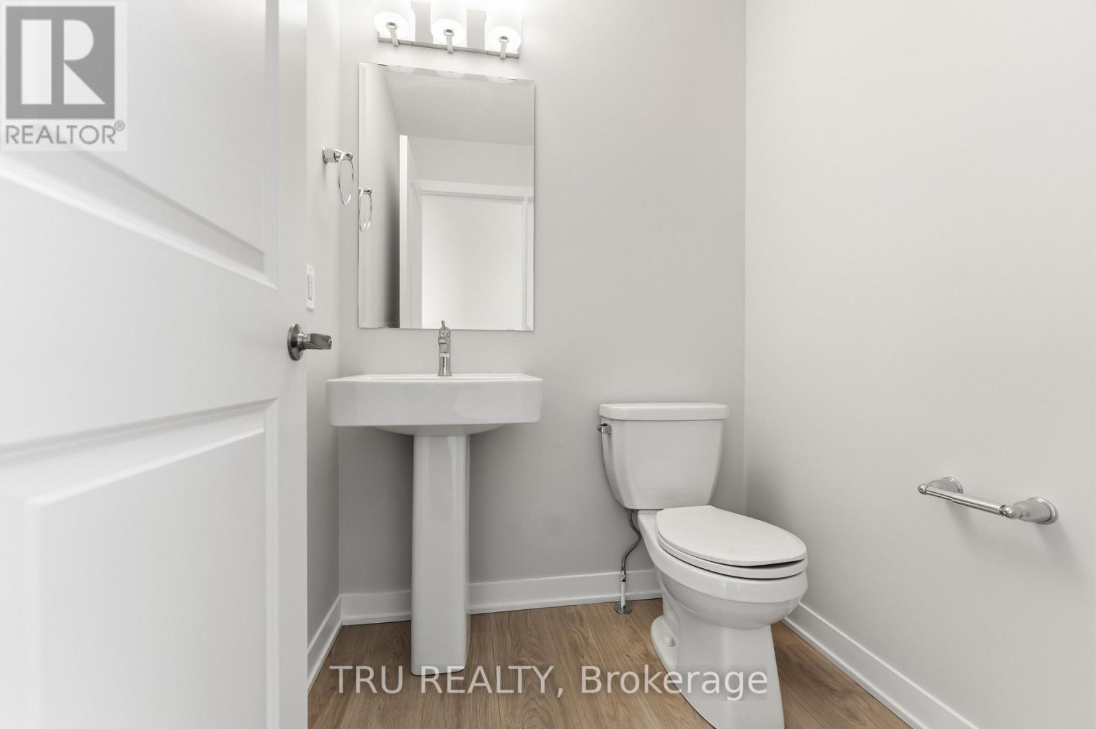 706 Expansion Road, Ottawa, ON - Indoor Photo Showing Bathroom