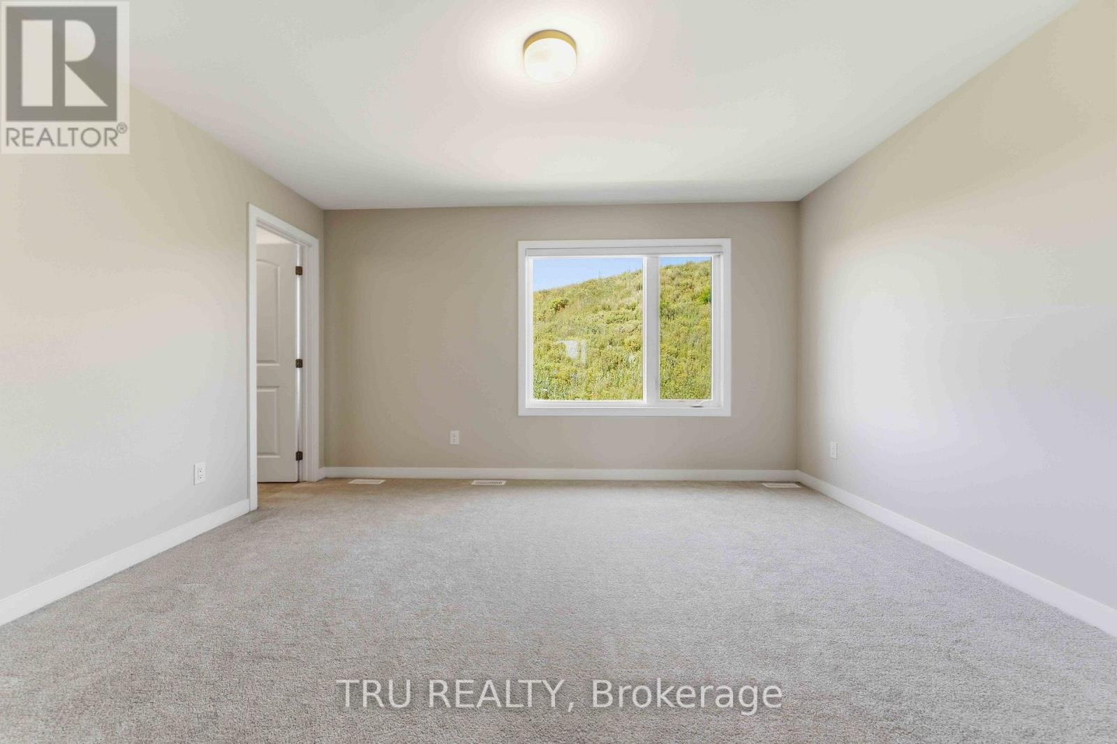 706 Expansion Road, Ottawa, ON - Indoor Photo Showing Other Room