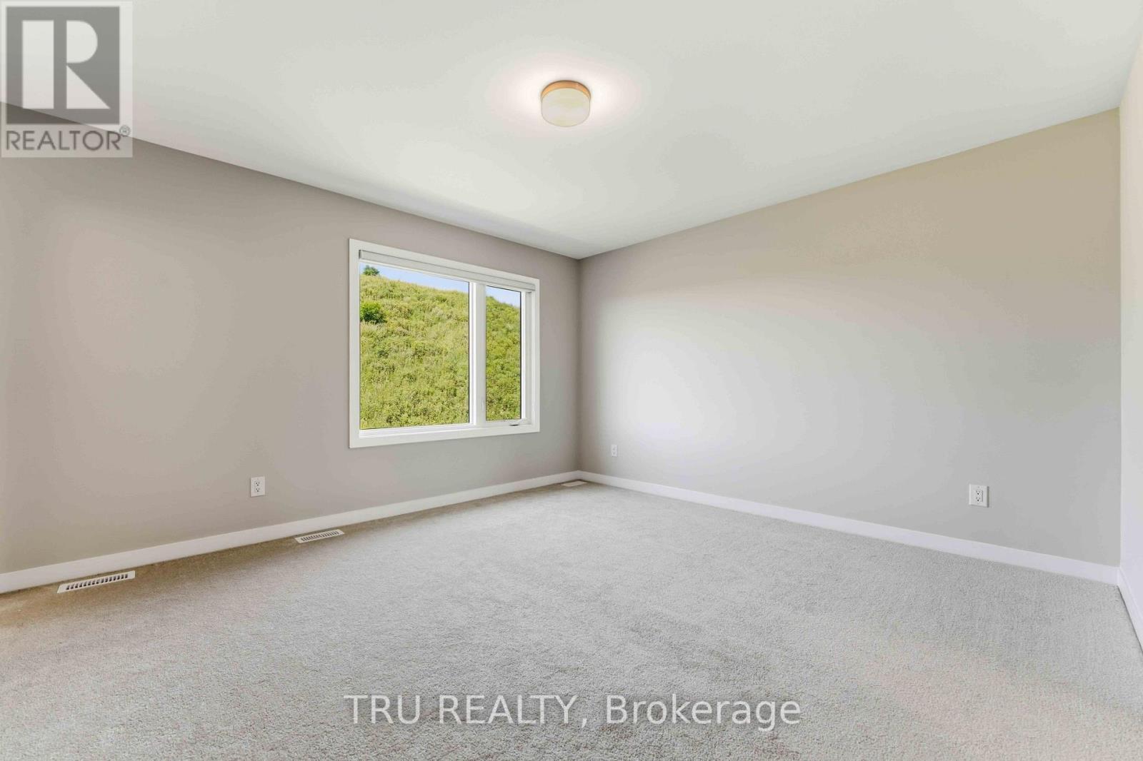 706 Expansion Road, Ottawa, ON - Indoor Photo Showing Other Room