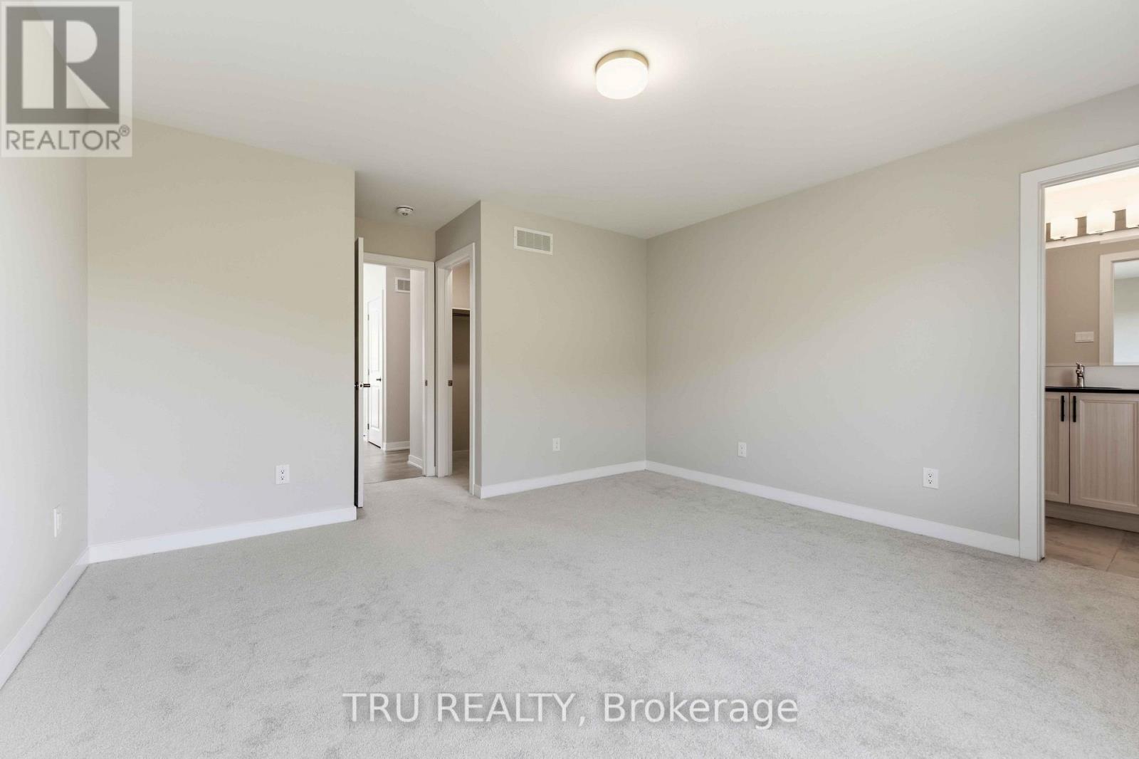 706 Expansion Road, Ottawa, ON - Indoor Photo Showing Other Room