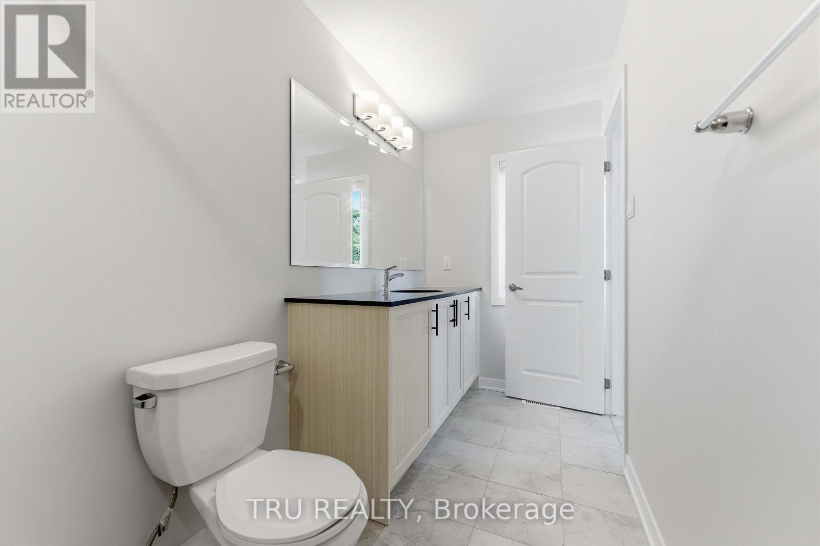 706 Expansion Road, Ottawa, ON - Indoor Photo Showing Bathroom